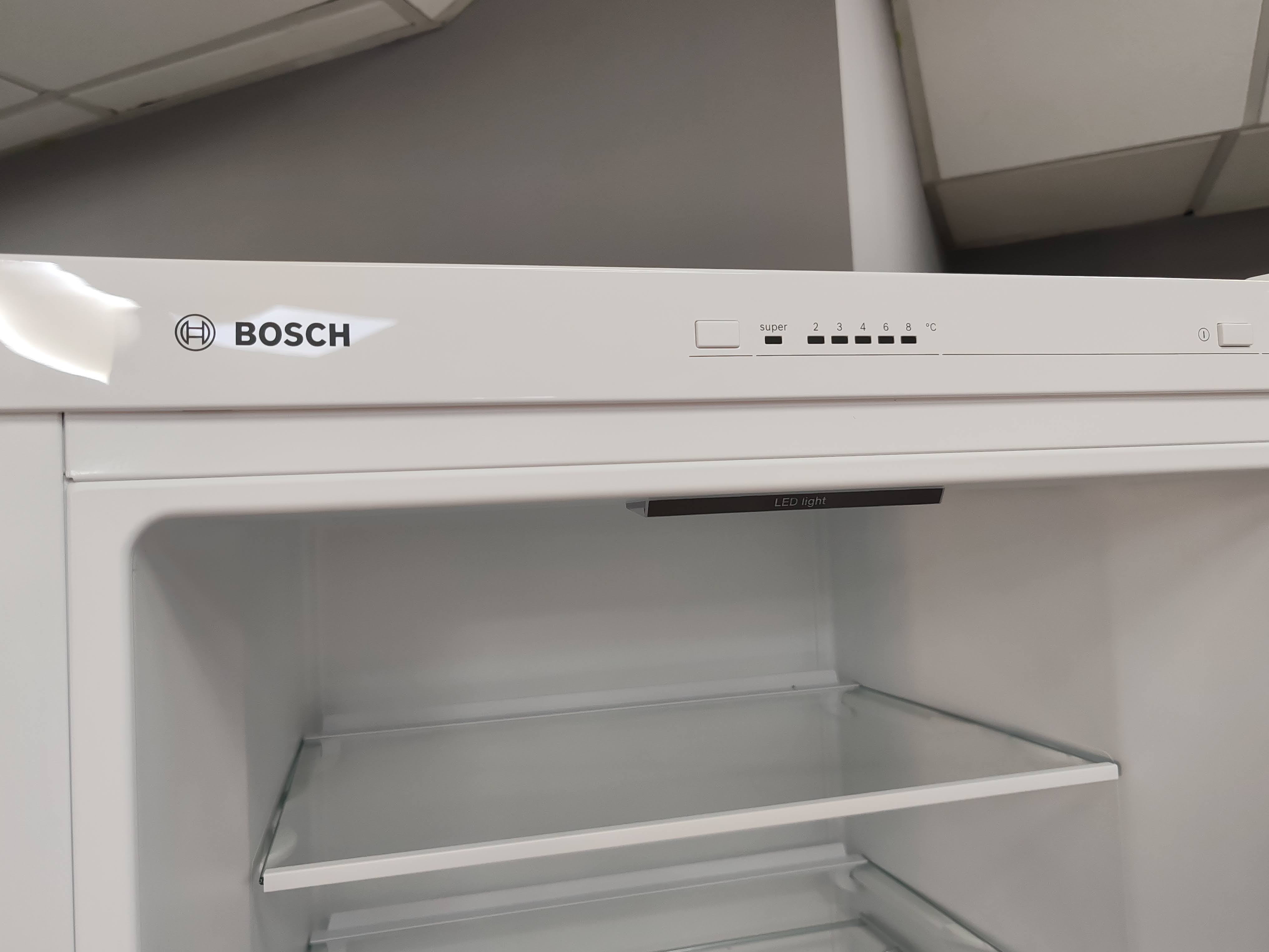 Frižider Bosch KGV39VLEA , 201 cm.