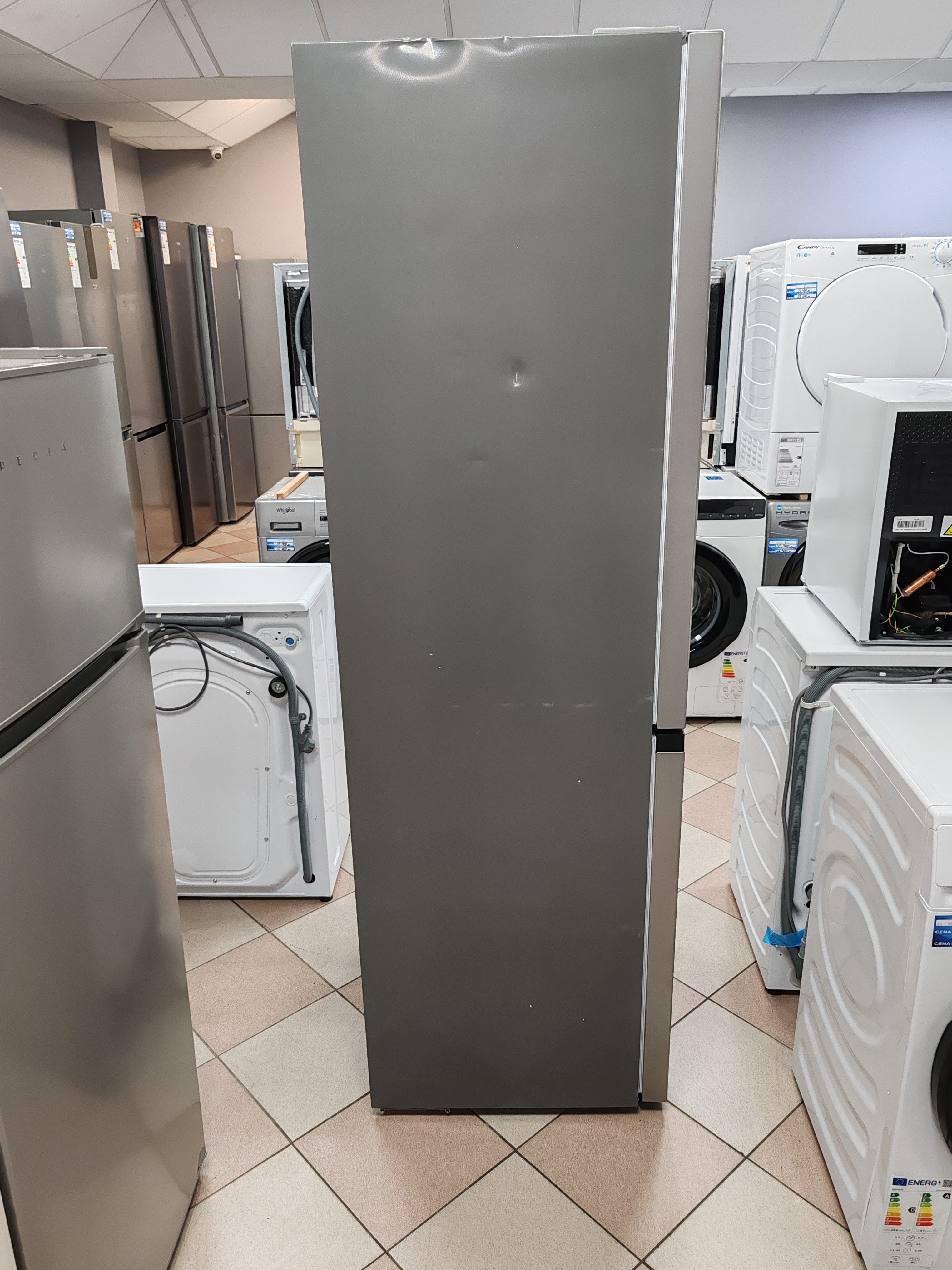 Frižider Gorenje N61EAXL4 , 185cm.