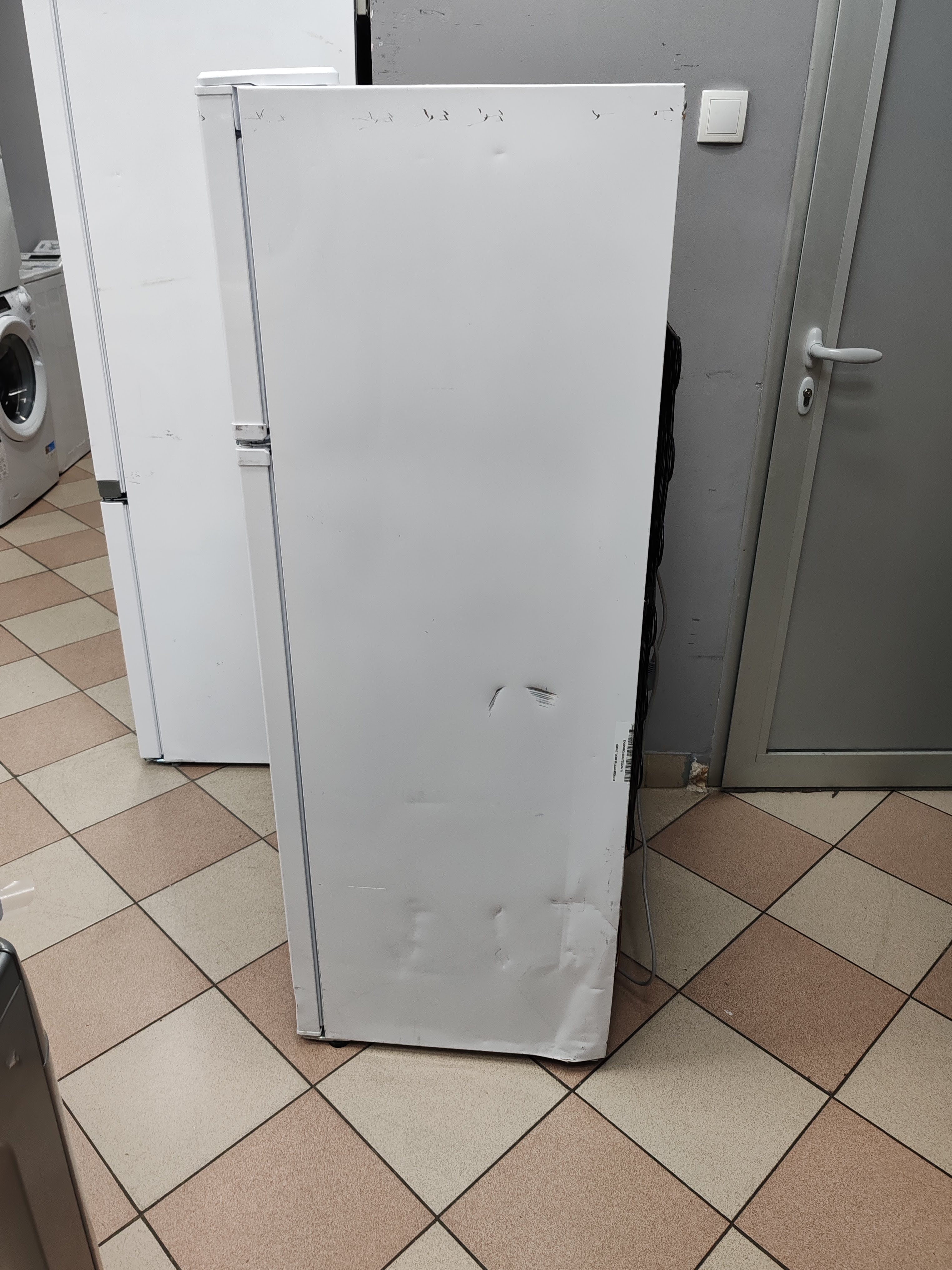 Frižider Indesit I55TM 4110 W 1, 144cm