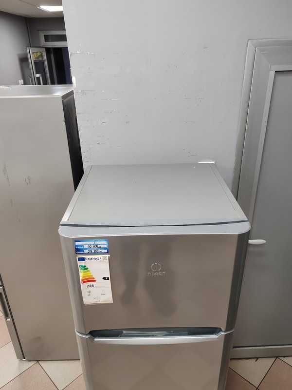 Frižider Indesit TIAA 10 V SI.1, 150cm