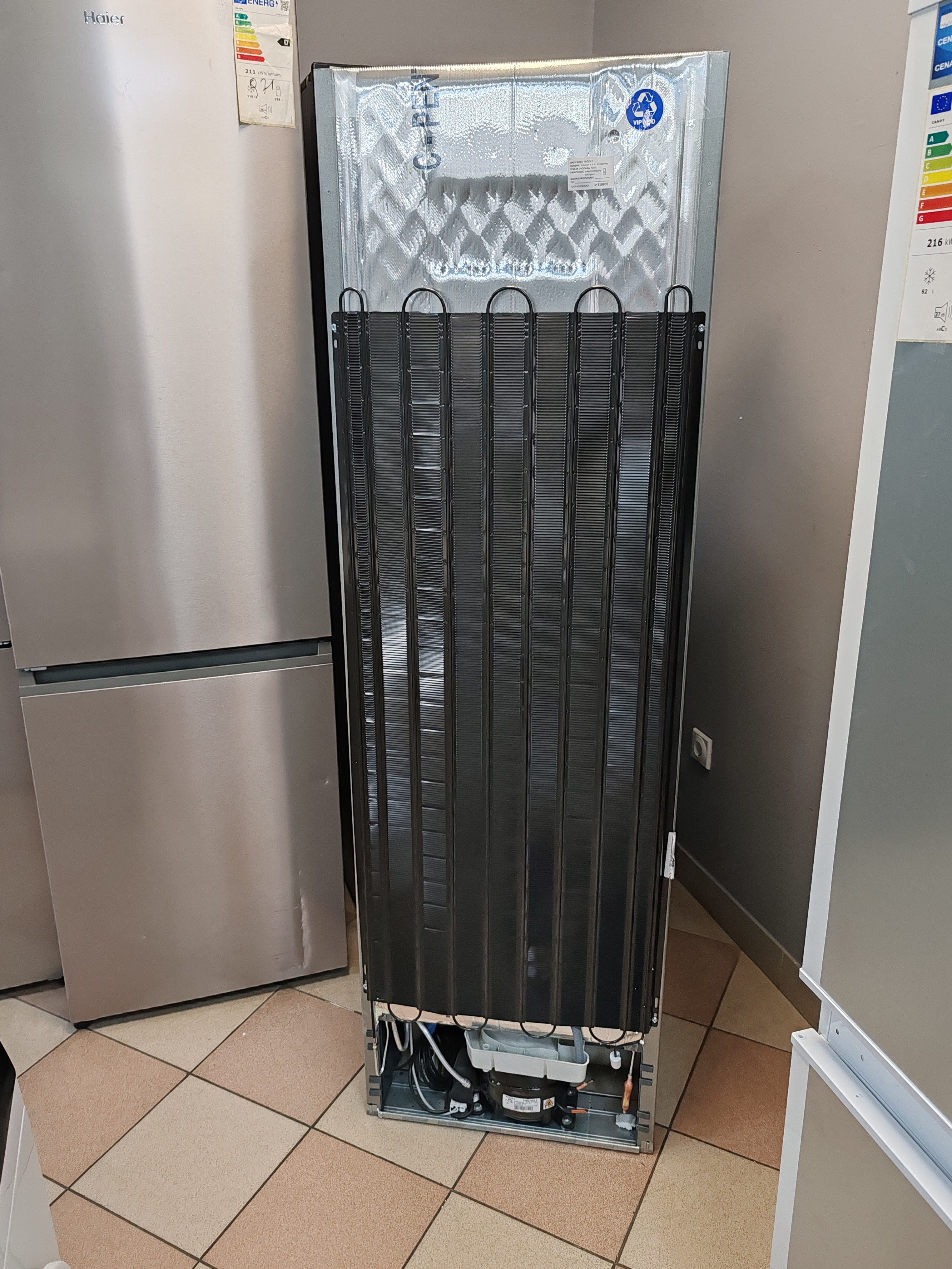 Ugradni Frižider Indesit IBM 18SC11R , 177 cm.