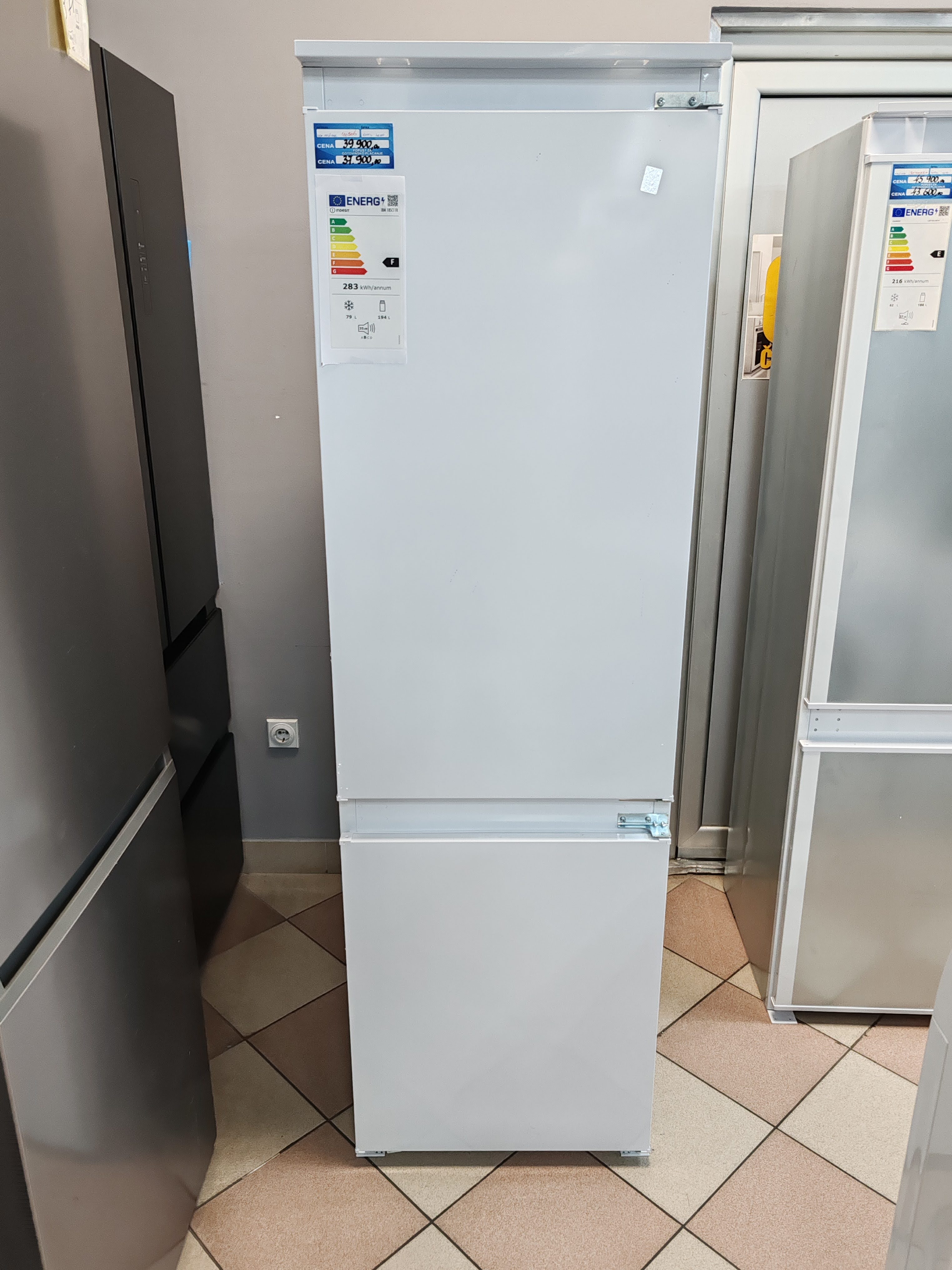 Ugradni Frižider Indesit IBM 18SC11R , 177 cm.