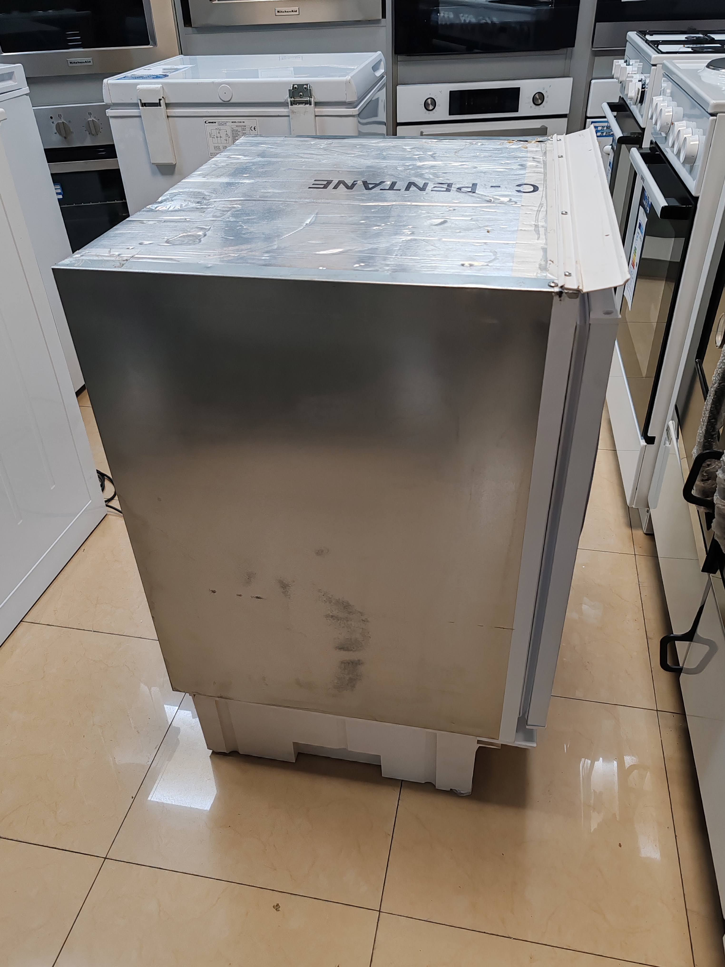 Ugradni frižider Indesit IN TSZ 1612, 82cm