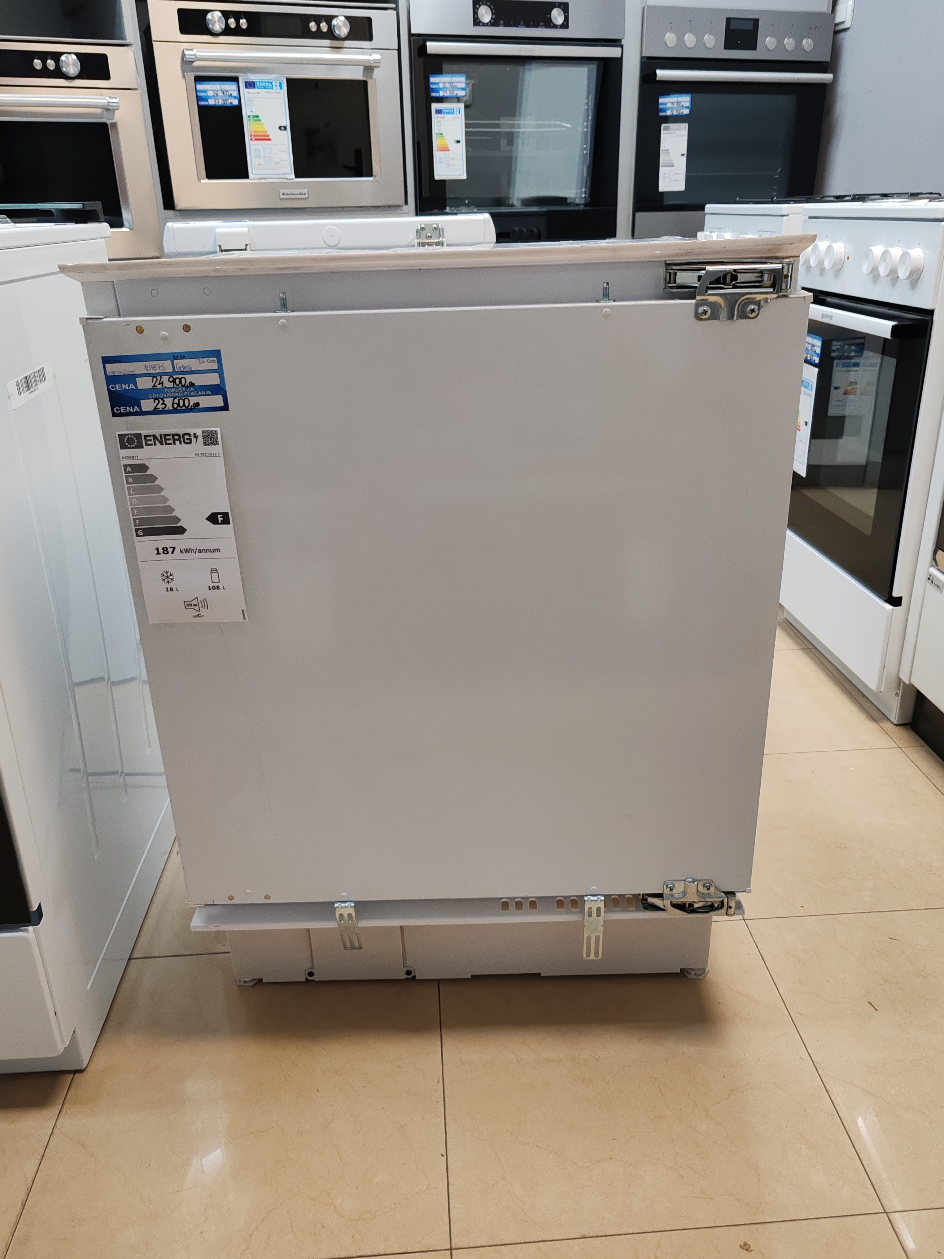 Ugradni frižider Indesit IN TSZ 1612, 82cm