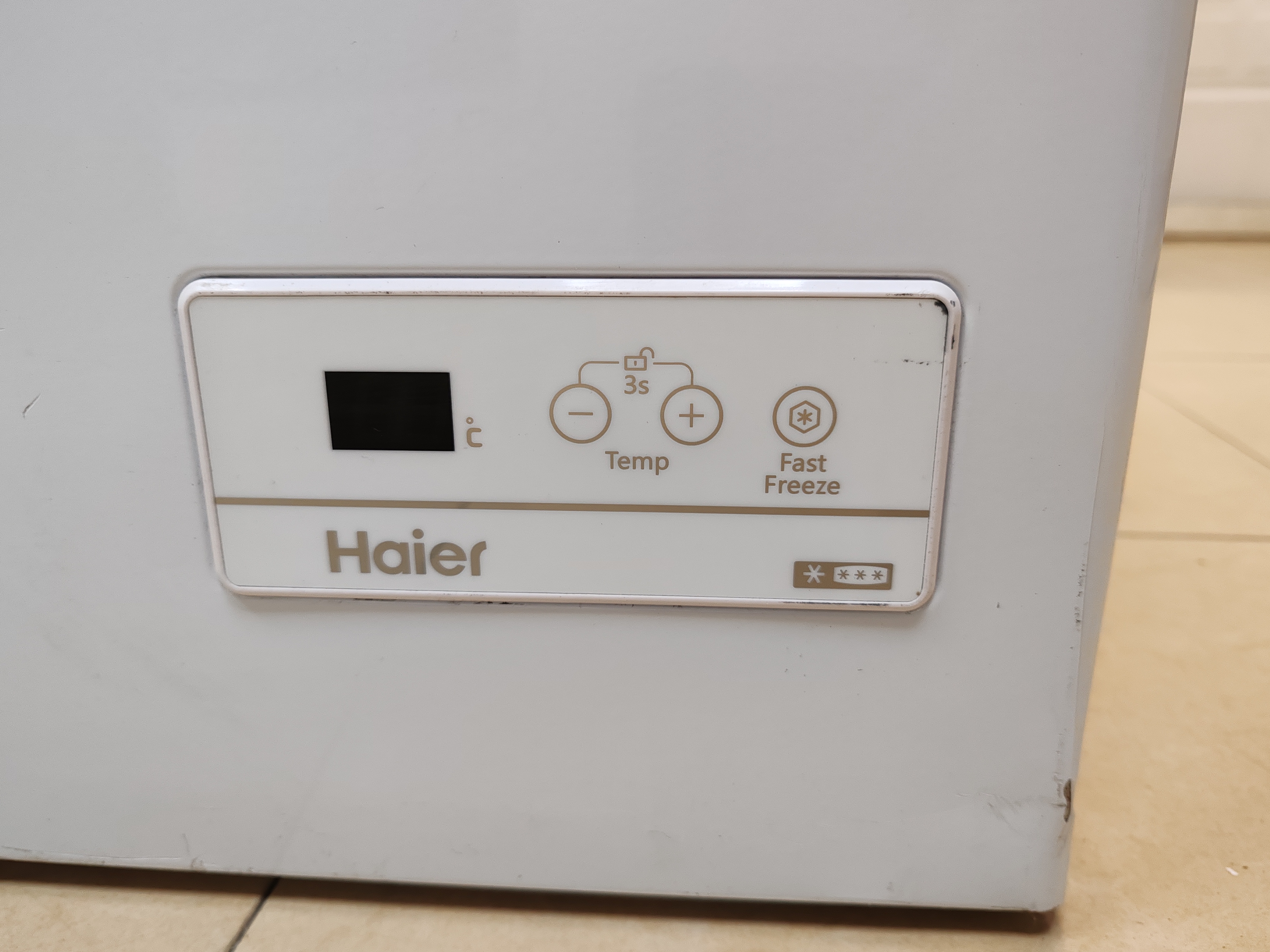 Zamrzivač Haier HCE203F. 198 litara