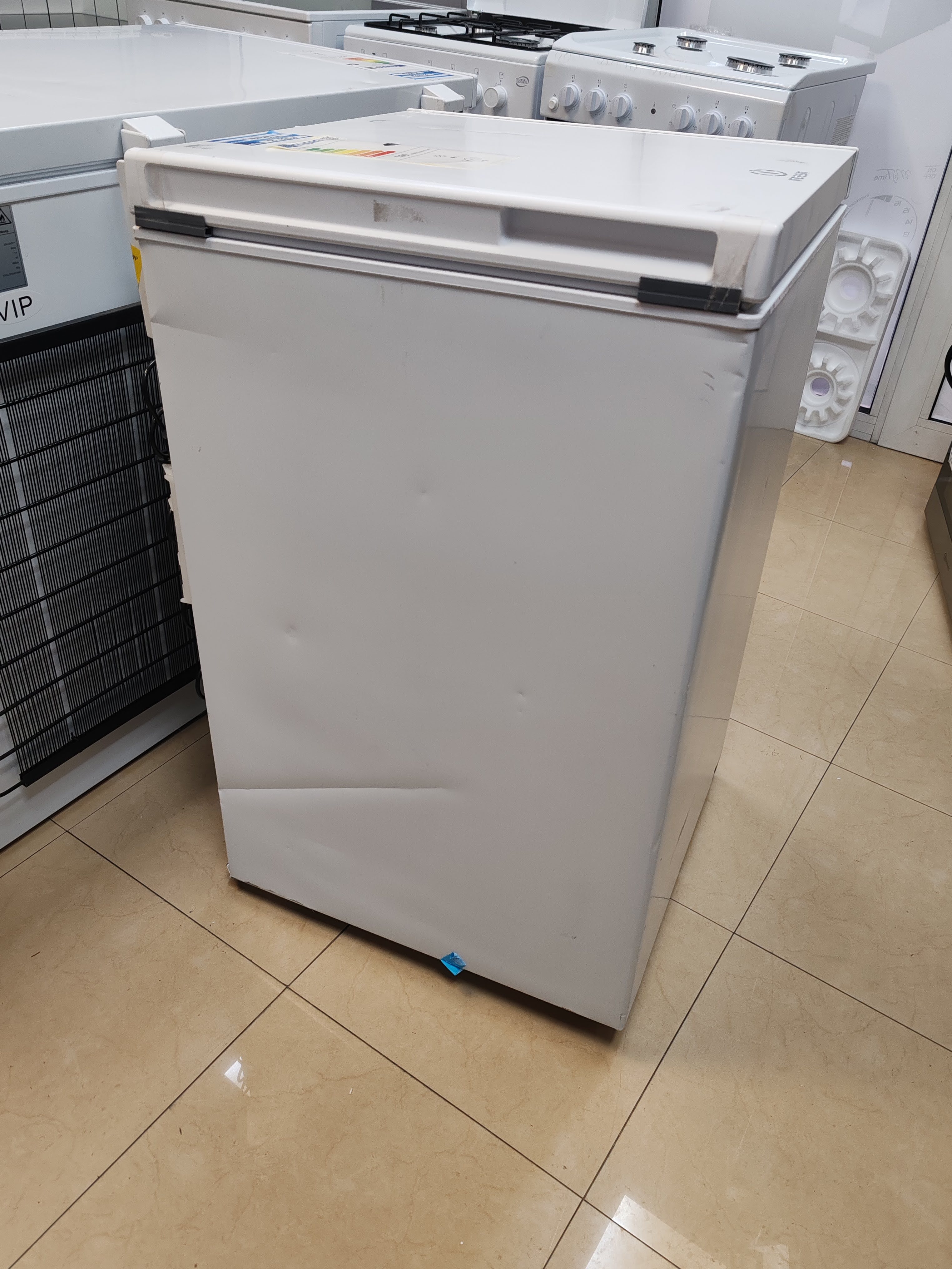 Zamrzivač sandučar Indesit OS 2A 100 2 , 99L