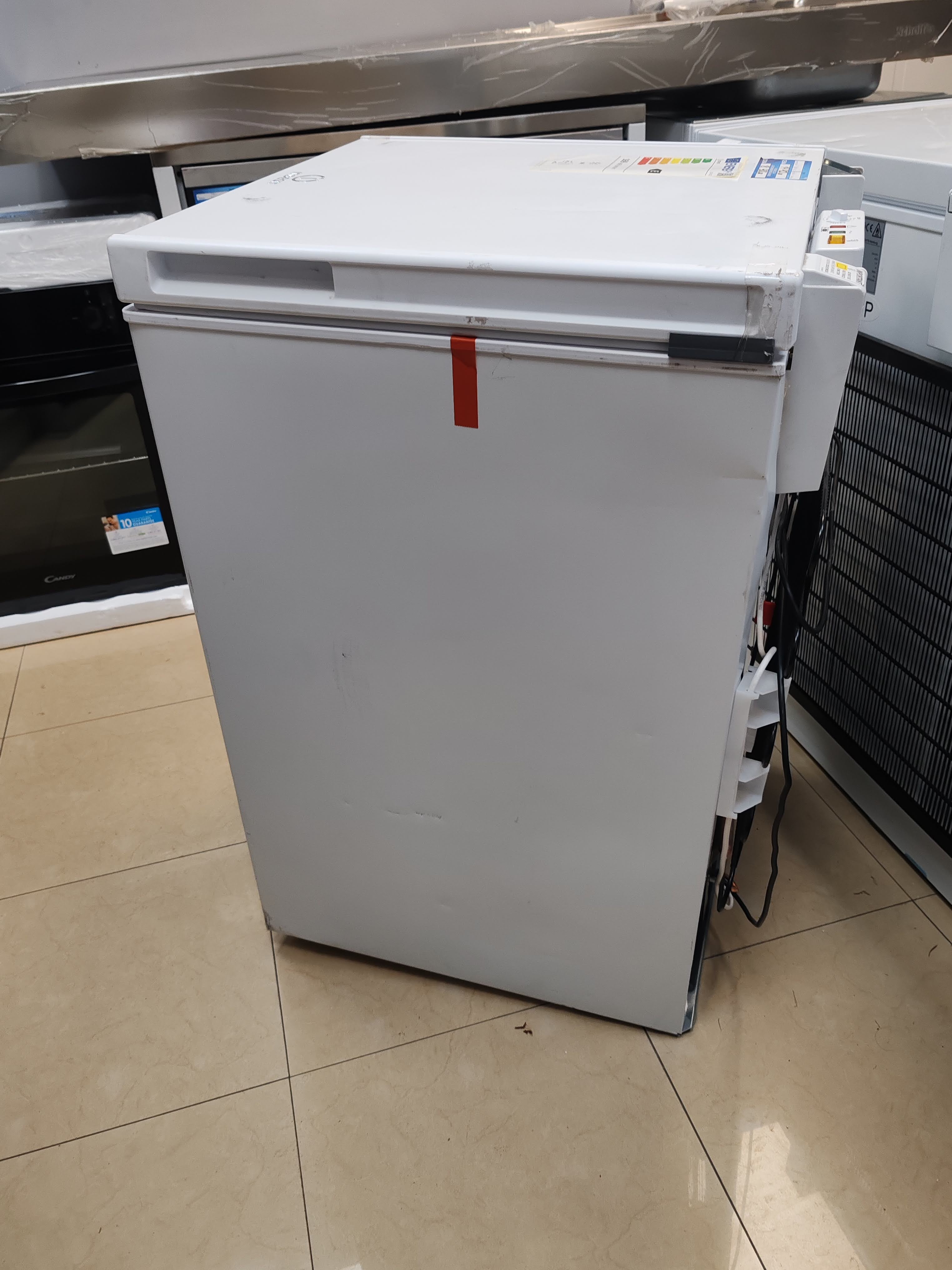 Zamrzivač sandučar Indesit OS 2A 100 2 , 99L