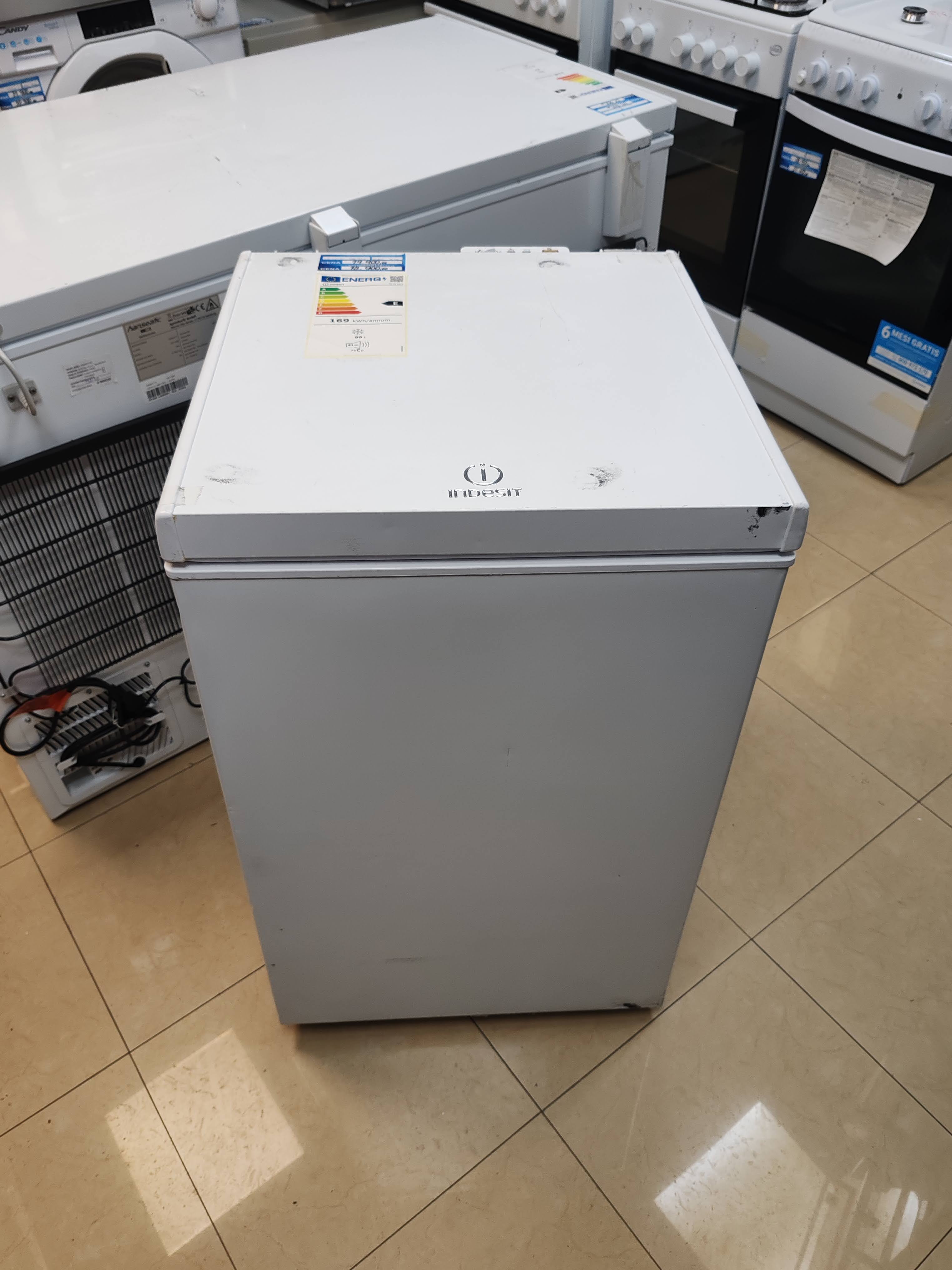 Zamrzivač sandučar Indesit OS 2A 100 2 , 99L