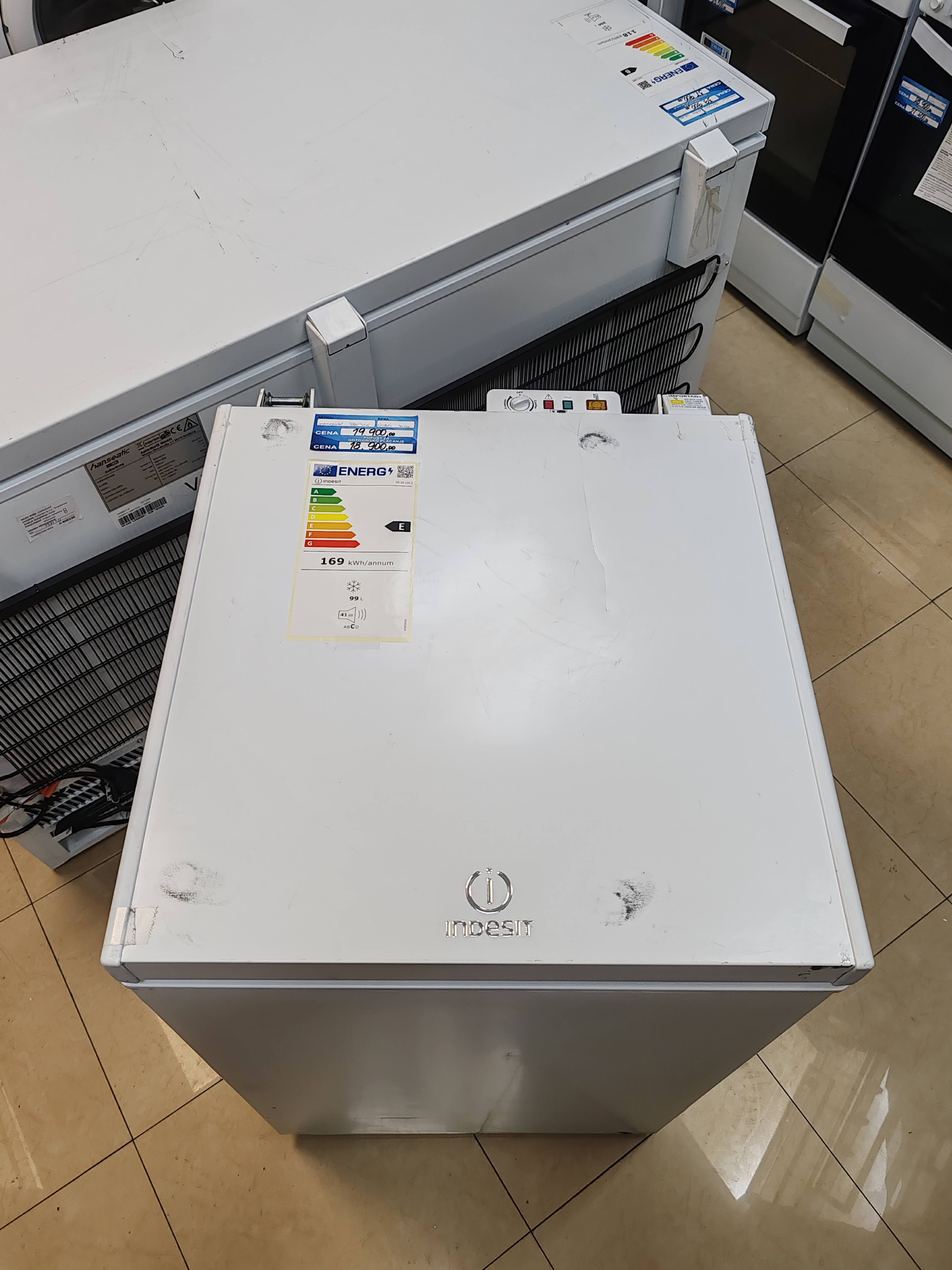 Zamrzivač sandučar Indesit OS 2A 100 2 , 99L